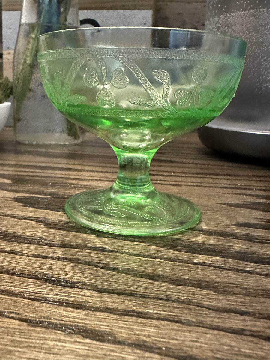PerkHaze's tweet photo. I’ve always been super interested in Vaseline Glass aka Uranium Glass. I was out at an antique shop yesterday and managed to find some! I picked up 2 here’s one of them. https://t.co/yRHvl20utA
