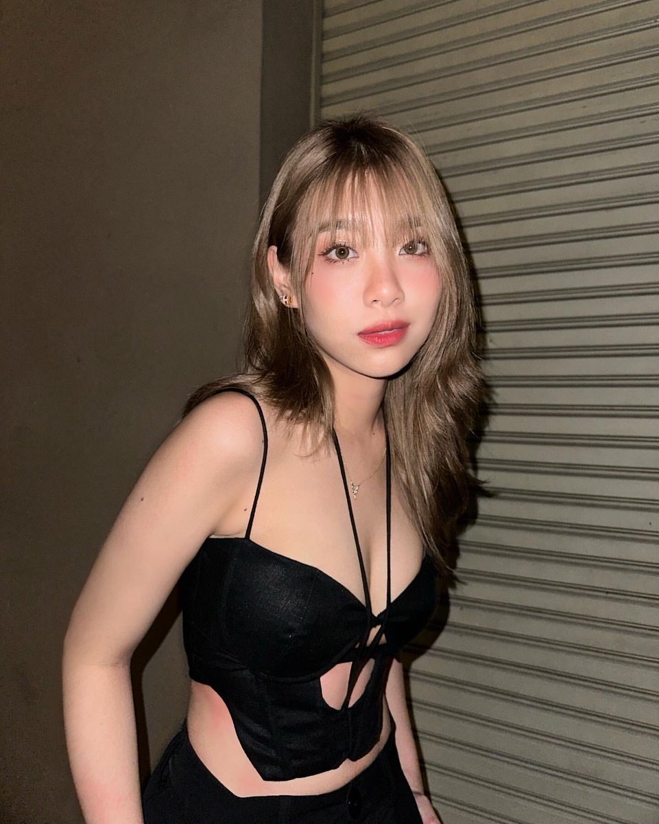 Swtncpm's tweet photo. อยากดมแร้ครูแบบเต็มปอดด ☺️ https://t.co/diIRmuCiV7