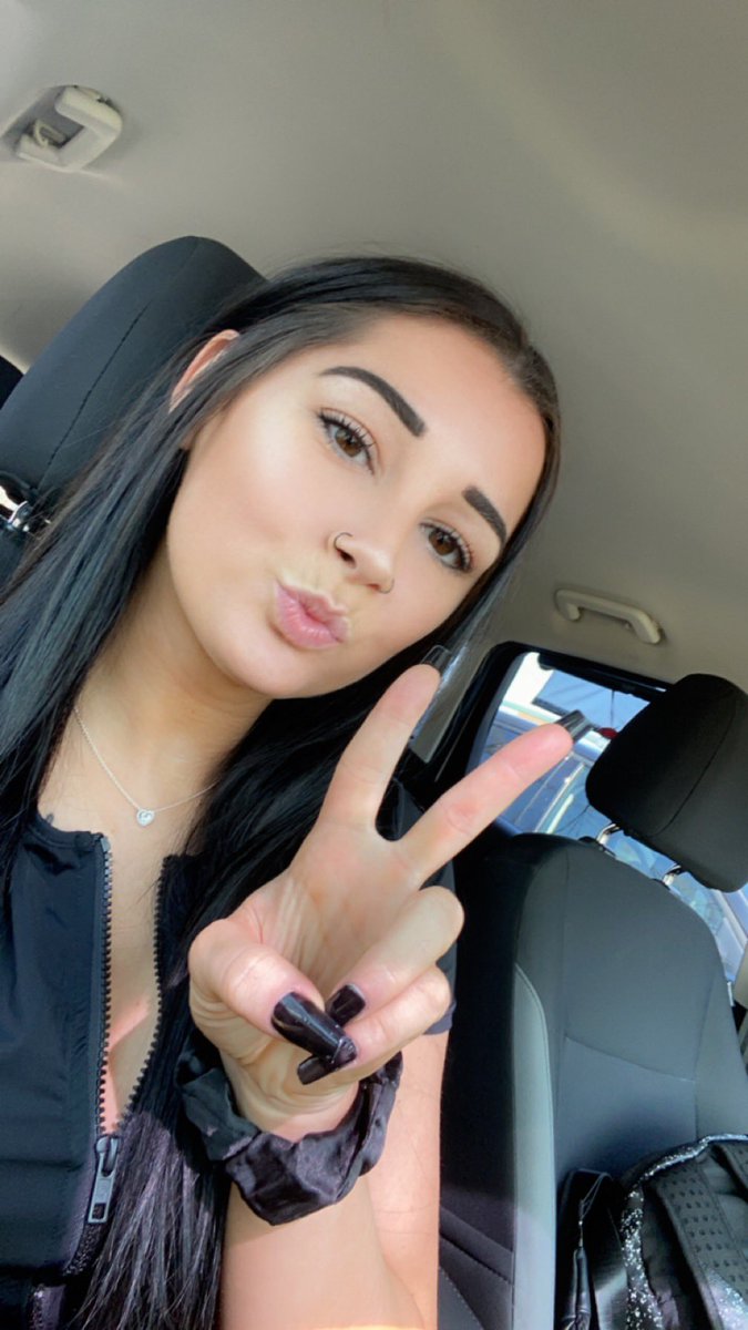 shinanmarie's tweet photo. figuring out how to be myself and not just a mom again lately has been so nice. it’s hard to prioritize yourself when you have kids &amp; all you want to do is give your all to them, but i’ve learned i’m a better mama when i take care of myself too 🫶🏼 https://t.co/eZX1V5vXLa
