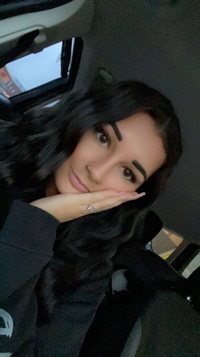 shinanmarie's tweet photo. figuring out how to be myself and not just a mom again lately has been so nice. it’s hard to prioritize yourself when you have kids &amp; all you want to do is give your all to them, but i’ve learned i’m a better mama when i take care of myself too 🫶🏼 https://t.co/eZX1V5vXLa
