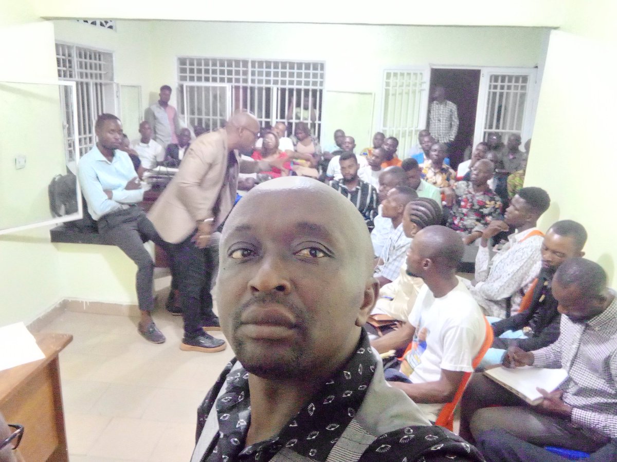 honorable_isse's tweet photo. RÉUNION DE TRAVAIL DES CADRES AVRP KINSHASA HIER SAMEDI 08/04/2023 POUR UNE IMPLANTATION DU PARTI CHER AU CAMARADE MINISTRE DE L'ESU MUHINDO NZANGI BUTONDO LIBANGAAAAAAA DANS TOUT KIN https://t.co/ZahSioUAwU