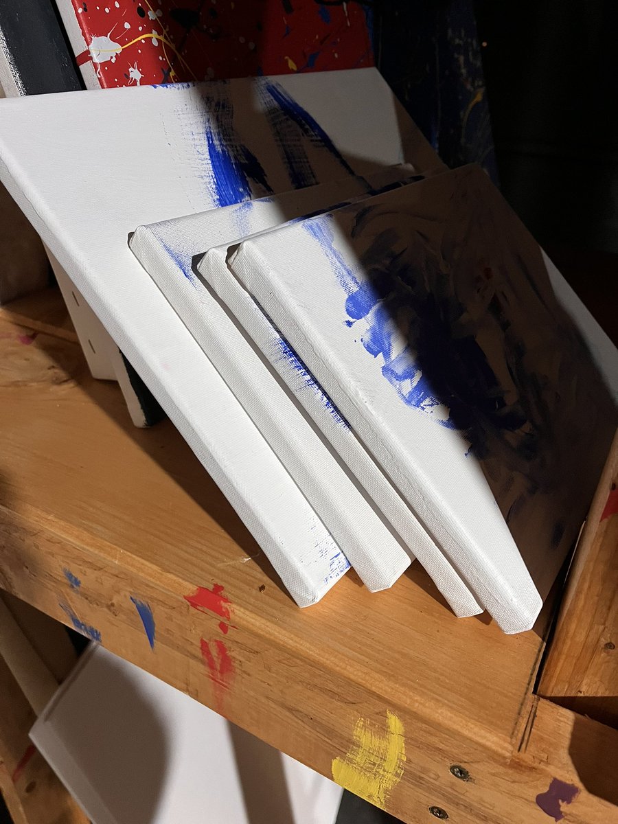 Giabow's tweet image. Canvases that need repainting for #StageShotSunday #StageManagerLife