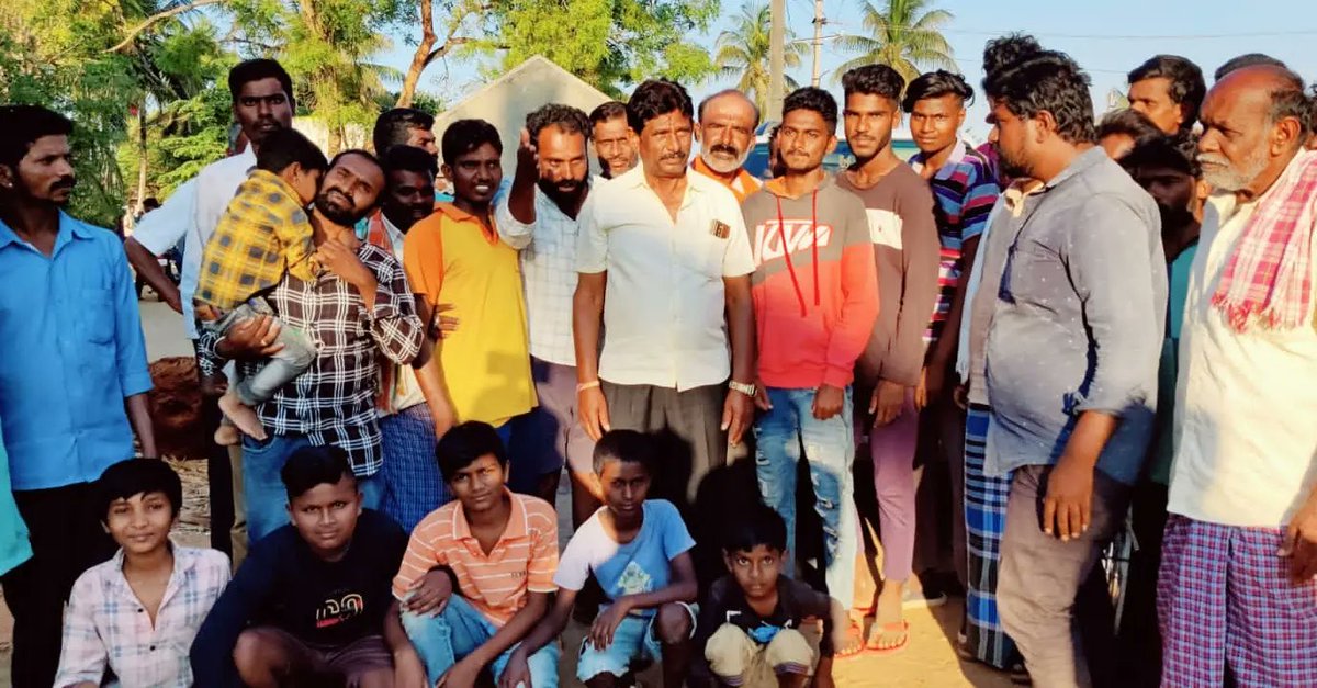 MTKrishneGowda's tweet photo. ವಿಧಾನ ಸಭಾ ಚುನಾವಣೆ ನಿಮಿತ್ತ ಹಳ್ಳಿಮೈಸೂರು ಹೋಬಳಿಯಲ್ಲಿ ಪ್ರವಾಸ ಕೈಗೊಳ್ಳಲಾಗಿತ್ತು. ಈ ಸಂದರ್ಭದಲ್ಲಿ ಮತದಾರರನ್ನು ಭೇಟಿಯಾಗಿ ಚುನಾವಣೆಯಲ್ಲಿ ಬೆಂಬಲಿಸುವಂತೆ ಮನವಿ ಮಾಡಲಾಯಿತು.
#mtkrishnegowda #congressguarantee #Arkalgud #arakalgudassembly #KPCC #Hassan #election #Congress https://t.co/pLkoecTceg