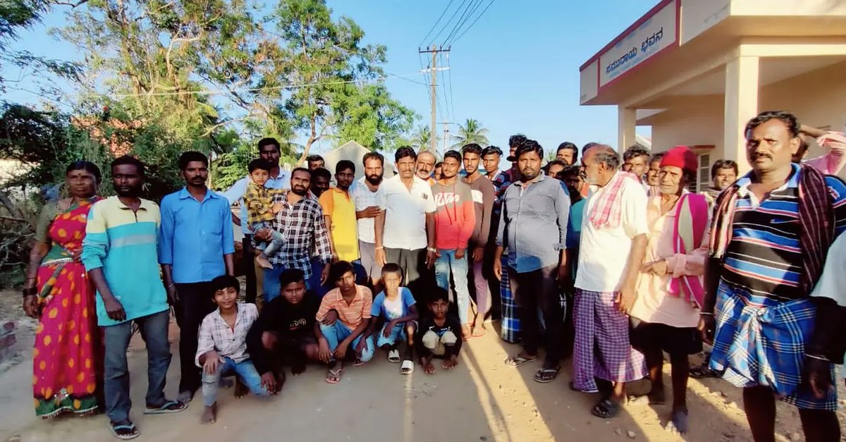 MTKrishneGowda's tweet photo. ವಿಧಾನ ಸಭಾ ಚುನಾವಣೆ ನಿಮಿತ್ತ ಹಳ್ಳಿಮೈಸೂರು ಹೋಬಳಿಯಲ್ಲಿ ಪ್ರವಾಸ ಕೈಗೊಳ್ಳಲಾಗಿತ್ತು. ಈ ಸಂದರ್ಭದಲ್ಲಿ ಮತದಾರರನ್ನು ಭೇಟಿಯಾಗಿ ಚುನಾವಣೆಯಲ್ಲಿ ಬೆಂಬಲಿಸುವಂತೆ ಮನವಿ ಮಾಡಲಾಯಿತು.
#mtkrishnegowda #congressguarantee #Arkalgud #arakalgudassembly #KPCC #Hassan #election #Congress https://t.co/pLkoecTceg