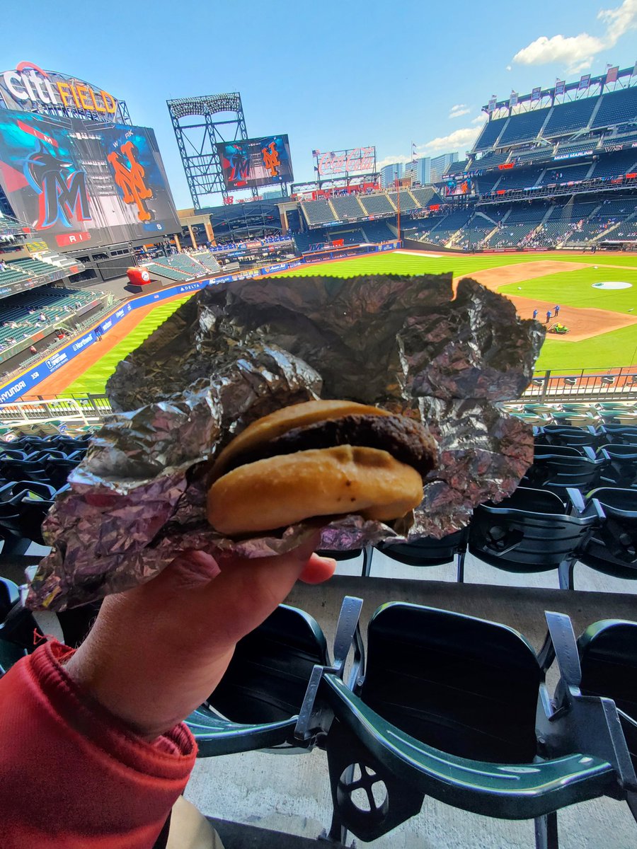 ridestheq46's tweet image. #metspregame #HappyPassover