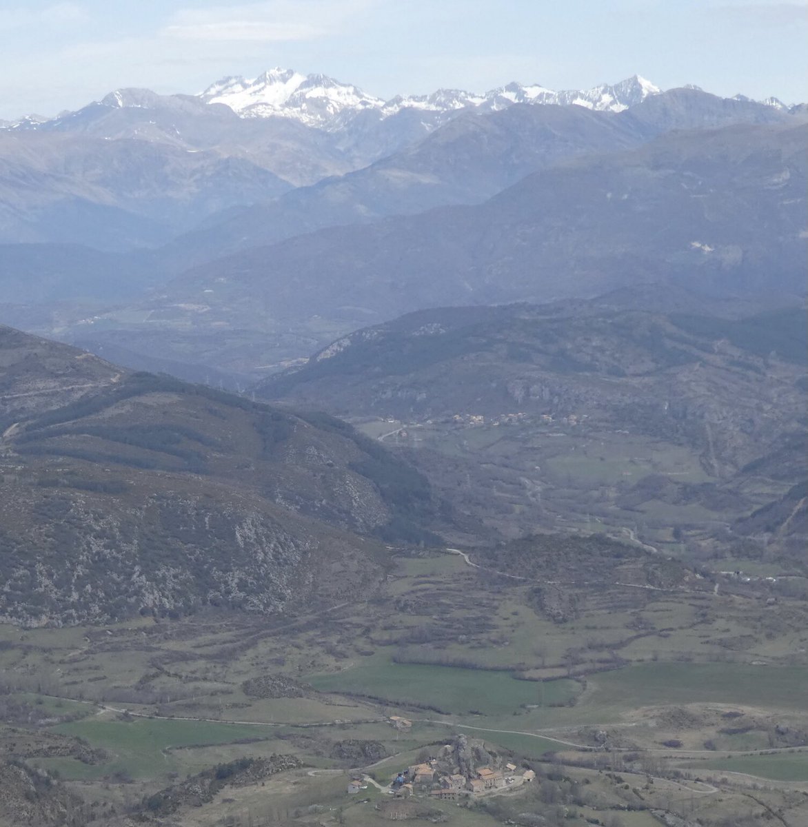 lluihug's tweet photo. Serra de Sant Gervàs: panorama des de l’Avedoga d’Adons (1839 m). Gran mirador del massís de les Maladetes amb l’ Aneto. #100cimsfeec #pallarsjussa #altaribagorça #adons #perves https://t.co/NyQnX5Lfvu