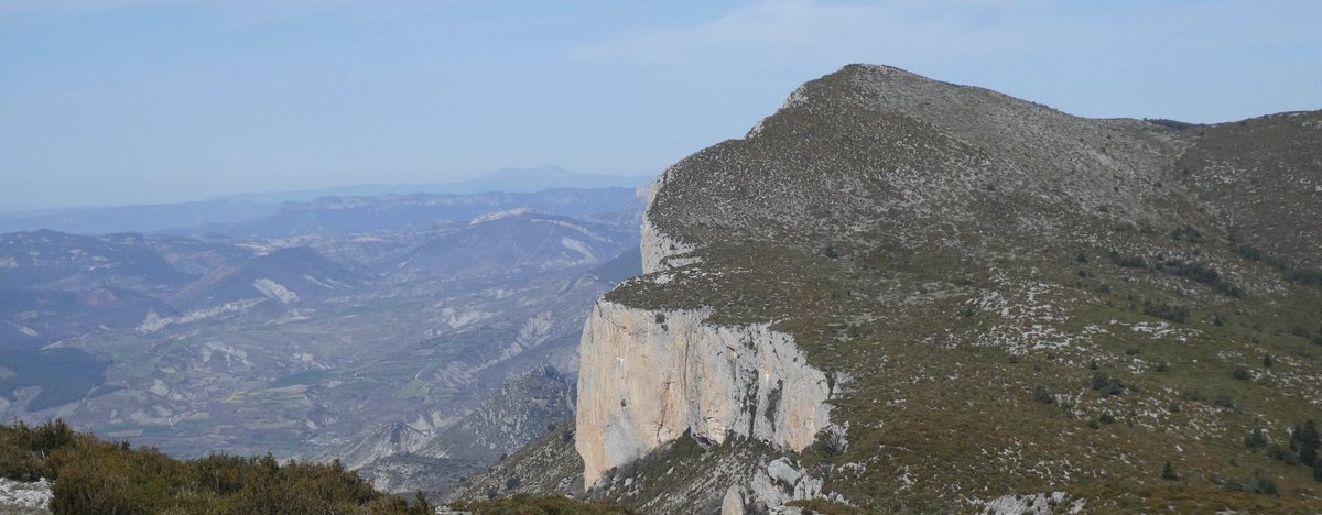 lluihug's tweet photo. Serra de Sant Gervàs: panorama des de l’Avedoga d’Adons (1839 m). Gran mirador del massís de les Maladetes amb l’ Aneto. #100cimsfeec #pallarsjussa #altaribagorça #adons #perves https://t.co/NyQnX5Lfvu
