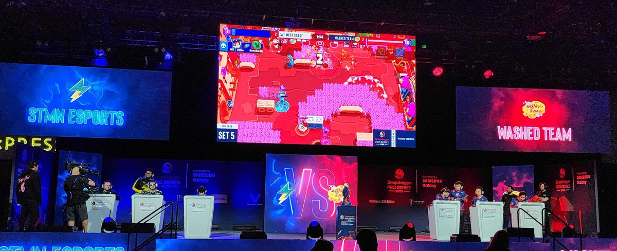 ESLBrawlStars's tweet photo. It's time to kick off SMC NA Finals with the first match - @STMNesports VS. #WashedTeam!

The players are ready and warmed up on their S23 Ultra and Tab S8+ device! Shoutout to @SamsungMobile for providing devices that bring out the best in our players!

#SnapdragonProSeries https://t.co/W3QWsHVQpV