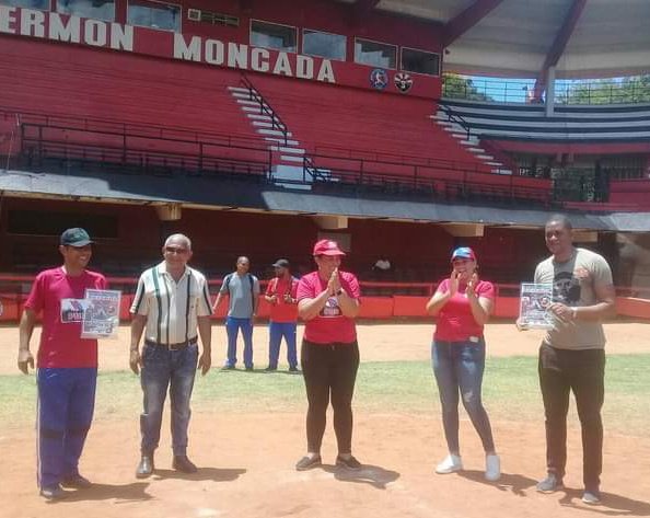 lara_soldado's tweet image. Aunque el #TeamUJC fue el ganador, el encuentro deportivo con el #TeamPCC, reafirmó la unidad entre dos Organizaciones Políticas de avanzada, quienes de conjunto empujan a este País  #SantiagodeCuba #AbrilDeVictorias #CubaGanó