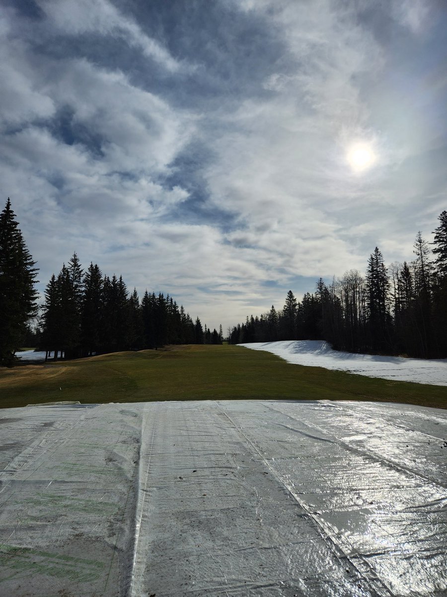 Happy Easter to all! 
Progress on #12 - Thursday vs. Sunday.  Only south sides of holes are holding snow. Busy week ahead for  <a href="/TheglendaleYeg/">The Glendale G&CC</a> Turf Care staff. #MastersSunday