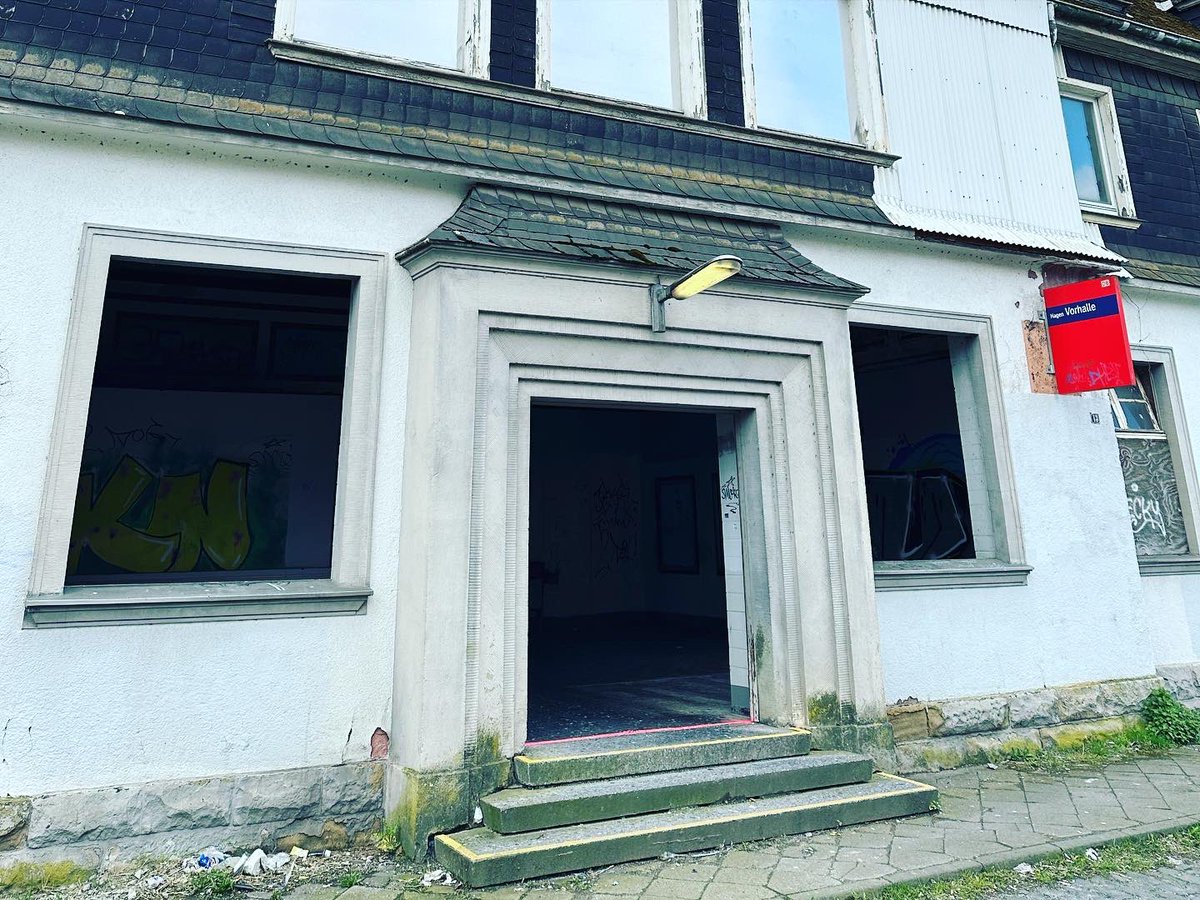 gridone's tweet image. Aussichtsreicher Kandidat für den gammeligsten (und abends sicher gruseligsten) Bahnhof in Deutschland, @DB_Bahn, @Regio_NRW? #hagenvorhalle #vorhallebf #vorhallebahnhof #hagenvorhallebahnhof #hagen #bahnhofsromantik