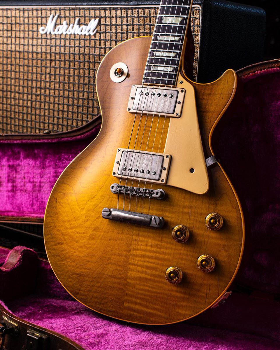 muerdekeroyo's tweet photo. #GibSunday Tony Hicks' (of The Hollies) 1960 Gibson Les Paul Standard #guitar #Gibson #FamousGuitars #TonyHicks #TheHollies https://t.co/5fQRC4KKtp