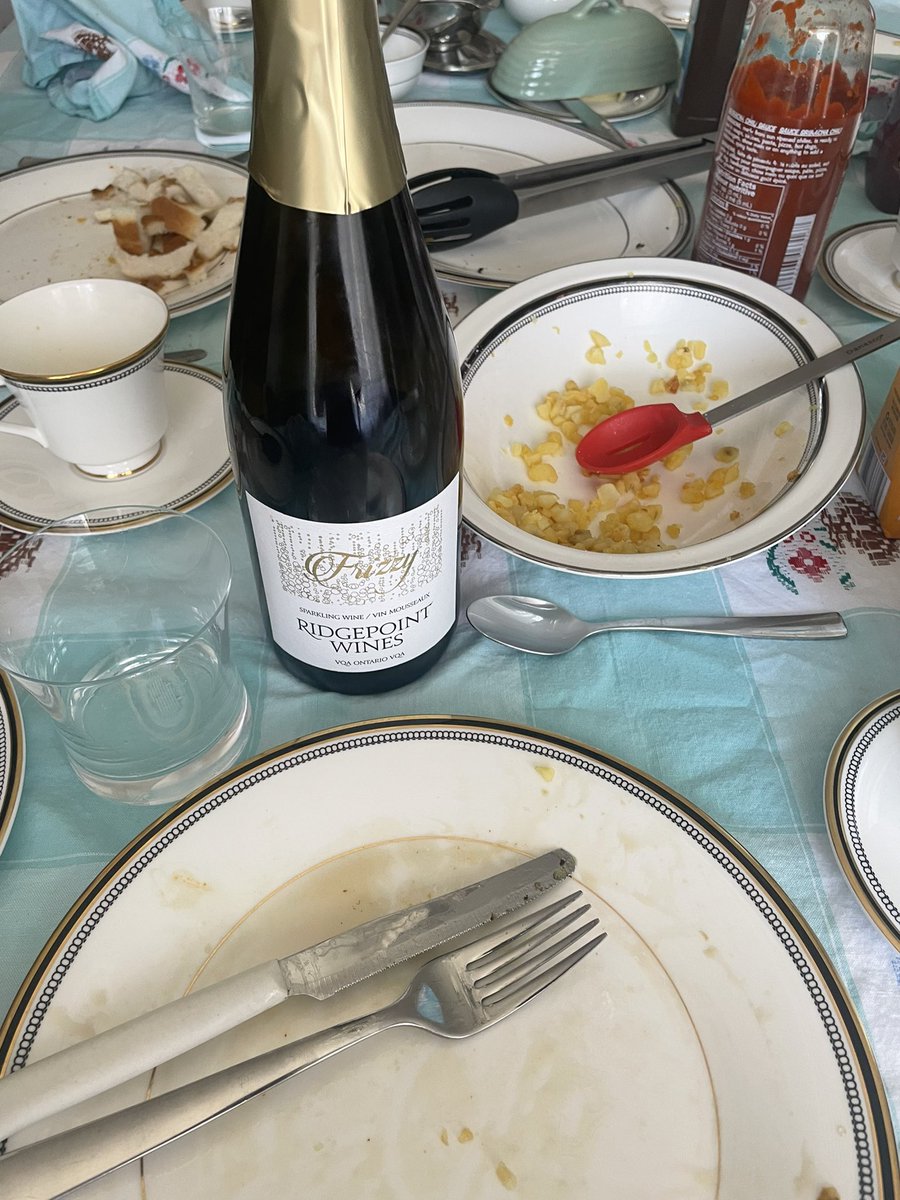 goodchia's tweet photo. Easter Sunday brunch mimosas with Frizzy @Ridgepointwines https://t.co/UOW7qQtr86