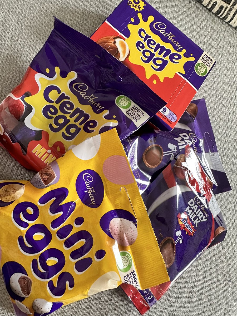 Fiona_Hamilton_'s tweet photo. Happy Easter. And thank you @PremierFoods_FS @sarobb16 🥚 💗 https://t.co/pIFIpPnbEu