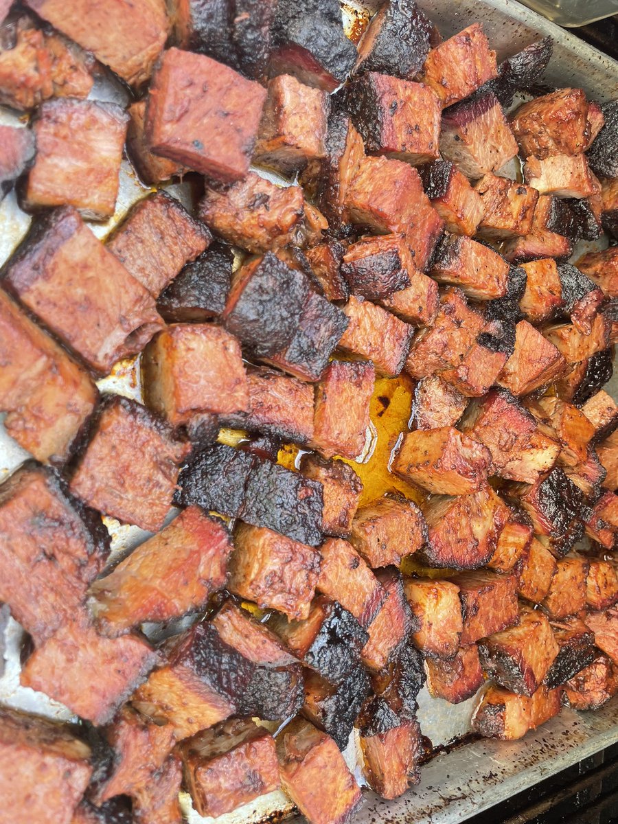 BBQFinds's tweet photo. Burnt ends are getting close! Happy Easter everyone! #BBQ https://t.co/3RaCYRONNy