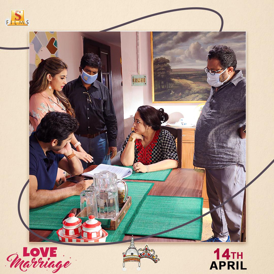Some Behind The Scene Moments from #LoveMarriage Releasing April 14.

BMS Link : in.bookmyshow.com/kolkata/movies…

@nispalsingh #RanjitMallick @AnkushLoveUAll @Love_Oindrila @AdhyaAparajita #SohagSen @savvygupta & @pbchaki
