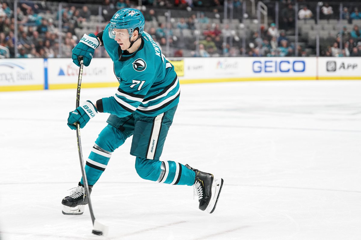 The #SJSharks have recalled F Tristen Robins and D Nikolai Knyzhov.
