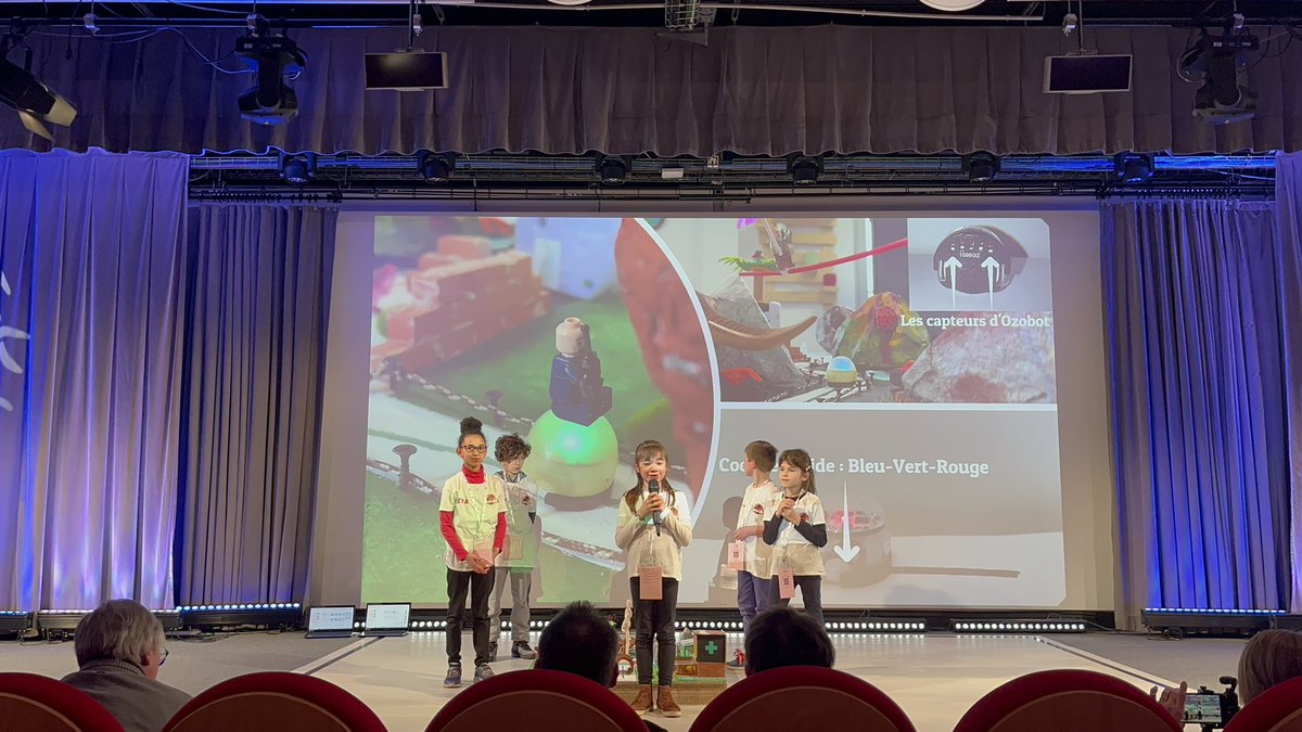TeteBots's tweet photo. Nous sommes ravis de vous annoncer que nous avons remporté le 3e #prix de la catégorie « On Stage » lors du concours @RoboCupJuniorFr  qui s'est tenu à la @citedessciences . Nous sommes qualifiés pour la finale nationale qui aura lieu à #Bordeaux les 13 et 14 mai! https://t.co/11o2EAGId9