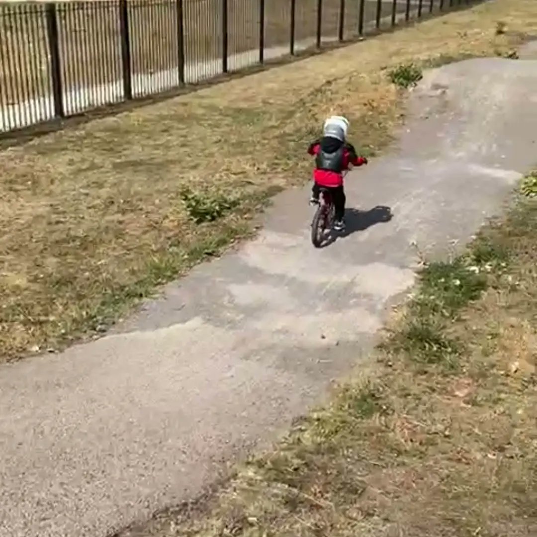 cogcyclehh's tweet photo. Easter BMX and balance to pedal bike sessions next week. Whose joining? #HandsUp #walthamforest #Newham #bikelife https://t.co/4EDLyXCOo6