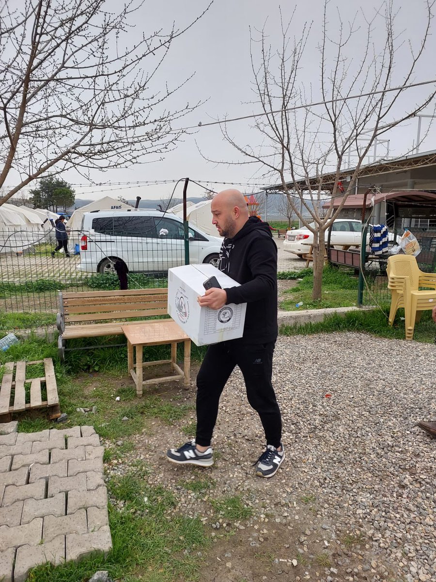 Hozkale's tweet photo. Siyah’a Beyaz olmaya devam… https://t.co/lBFBvHb2Kd