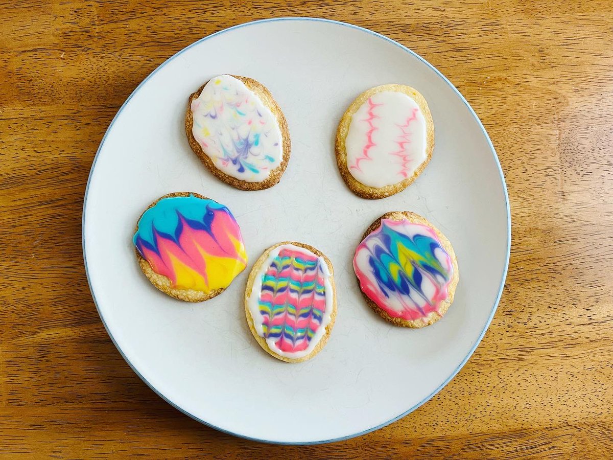 NotesByMrsC's tweet photo. Happy Easter to all #lpsHAWKS families and friends who celebrate!! ☺️ #Easter2023 #eastereggcookies #decoratingfun https://t.co/qEC5lLvlWb