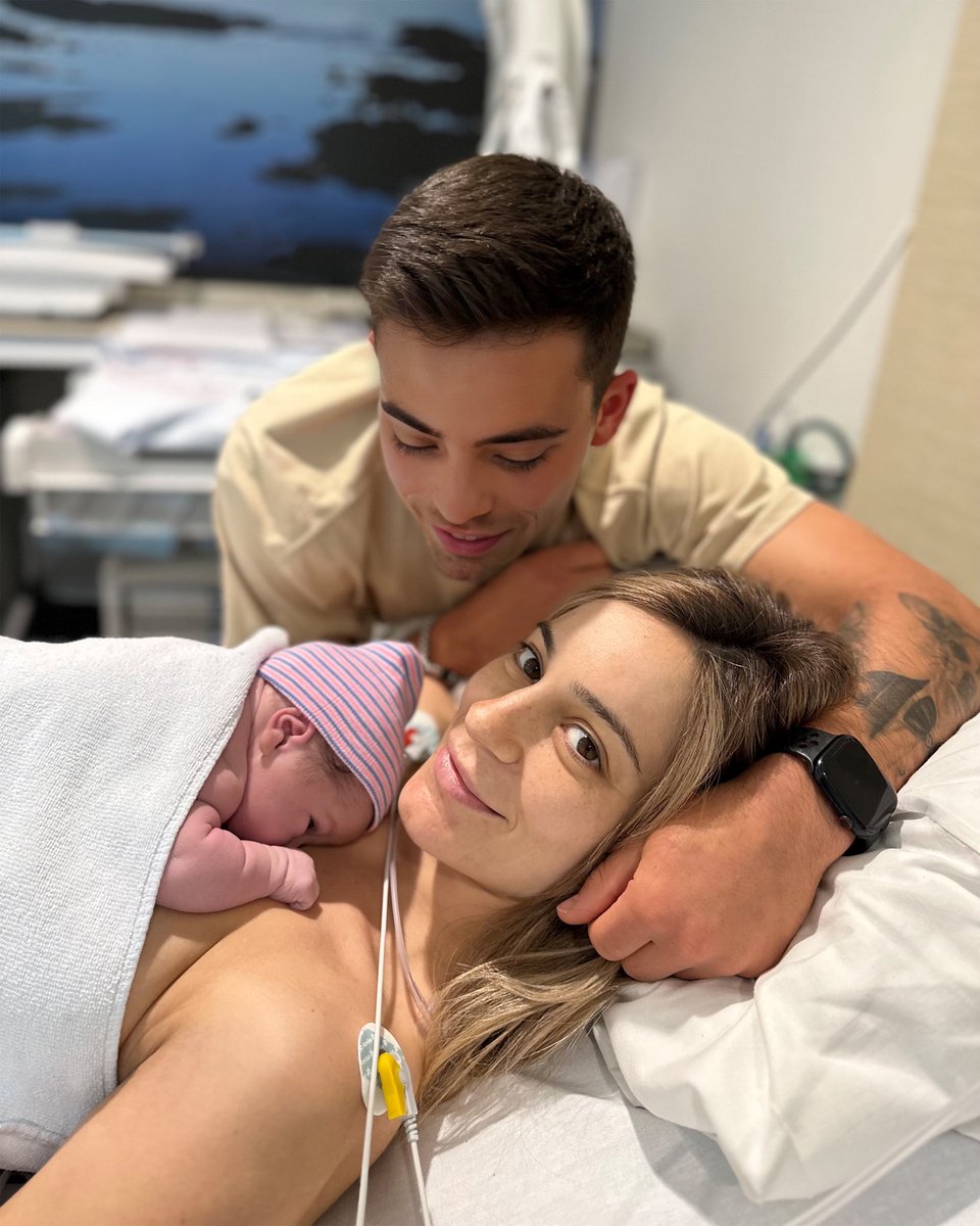 franbeltran__'s tweet photo. El amor de nuestras vidas ya está con nosotros. No podemos estar más felices. Bienvenida, Isabella 😍❤️ https://t.co/Y8eORB1sBV
