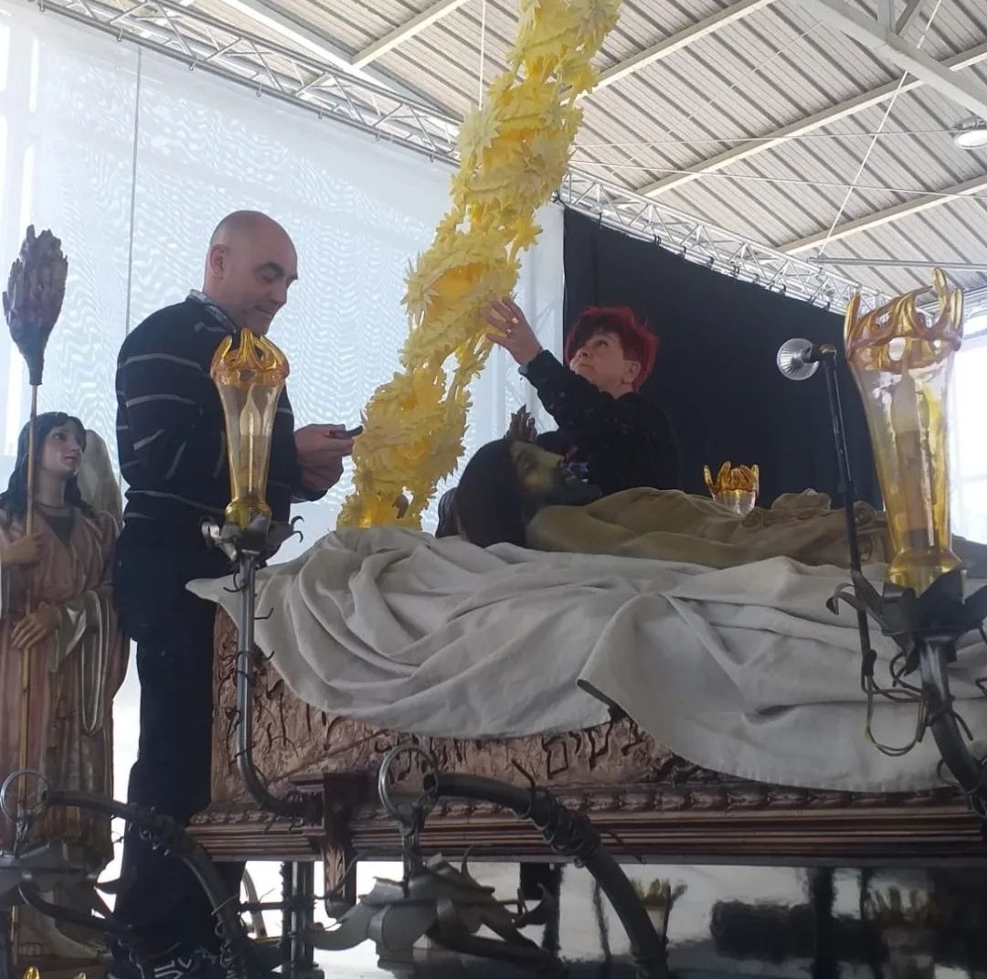 La Setmana Santa no seria possible sense l'esforç i dedicació de moltes persones que de forma voluntària s'uneixen per mantenir viva la tradició.

El Cos de Portants del St Crist els vol agrair públicament la seva dedicació.

Moltes gràcies

#autosacramentalsvh 
#setmanasantasvh