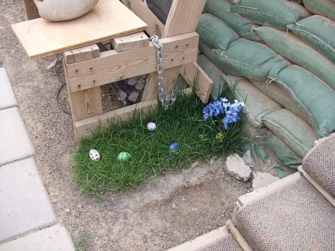 WarMurals's tweet photo. The smallest Easter egg hunt ever... Kandahar Airfield 2015
#afghanistanveteran #easteregghunt #kandaharairfield #gwot #usarmyhistory https://t.co/U1iouHikFQ