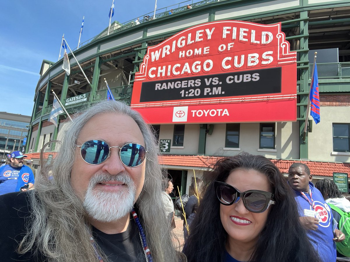 Our Sunday tradition, even on Easter! Chicagos favorite north side church. Chicago Cubs #chicago <a href="/Cubs/">Chicago Cubs</a> <a href="/WatchMarquee/">Marquee Sports Network</a> <a href="/q95/">Q95</a> <a href="/Rock955CHI/">Rock 95.5 Chicago</a> #CHICAGO #donstuck