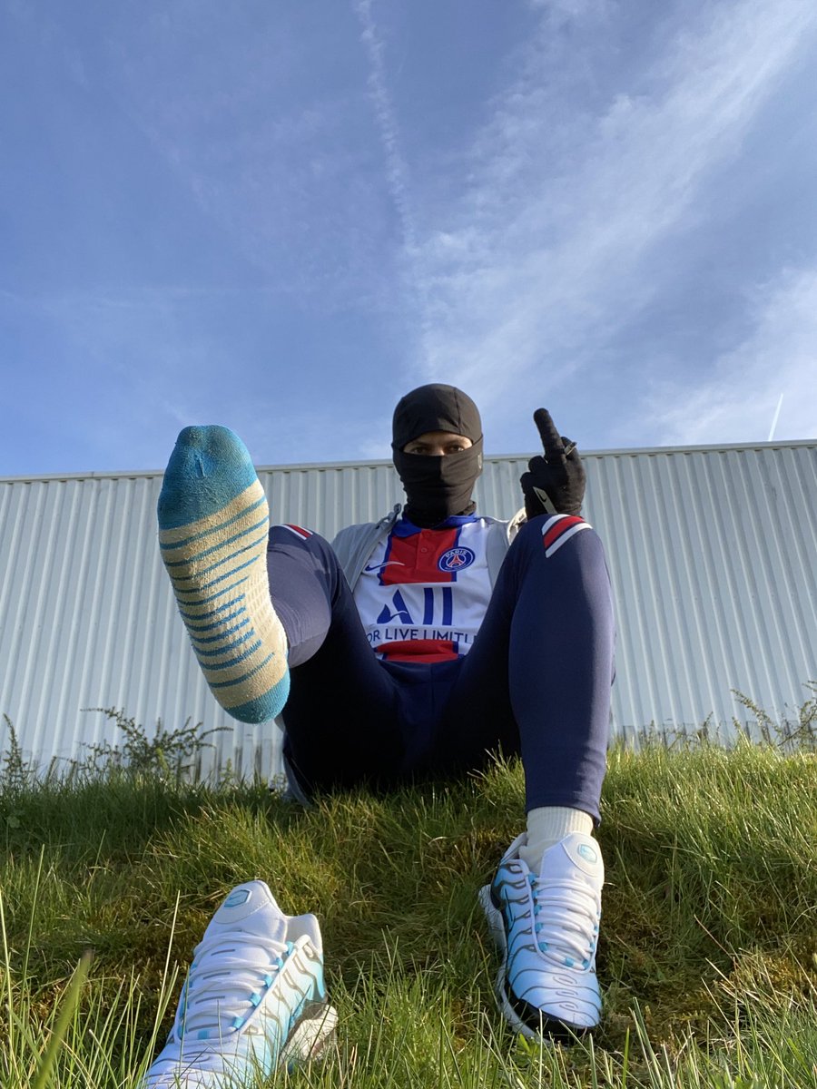 FrenchScally's tweet photo. Crawl at the masters feet and worship!
Rampe aux ieps du maître et vénère!
#sneakerfetish #scally #chav #chavs #trackies #scallywag #kiffeur #cashmaster #findom #Nike #TN #AirTuned #Tuned #costla #jus #stains #alphamale  #moneyslave #spitfetish https://t.co/BD5GdkCC7R