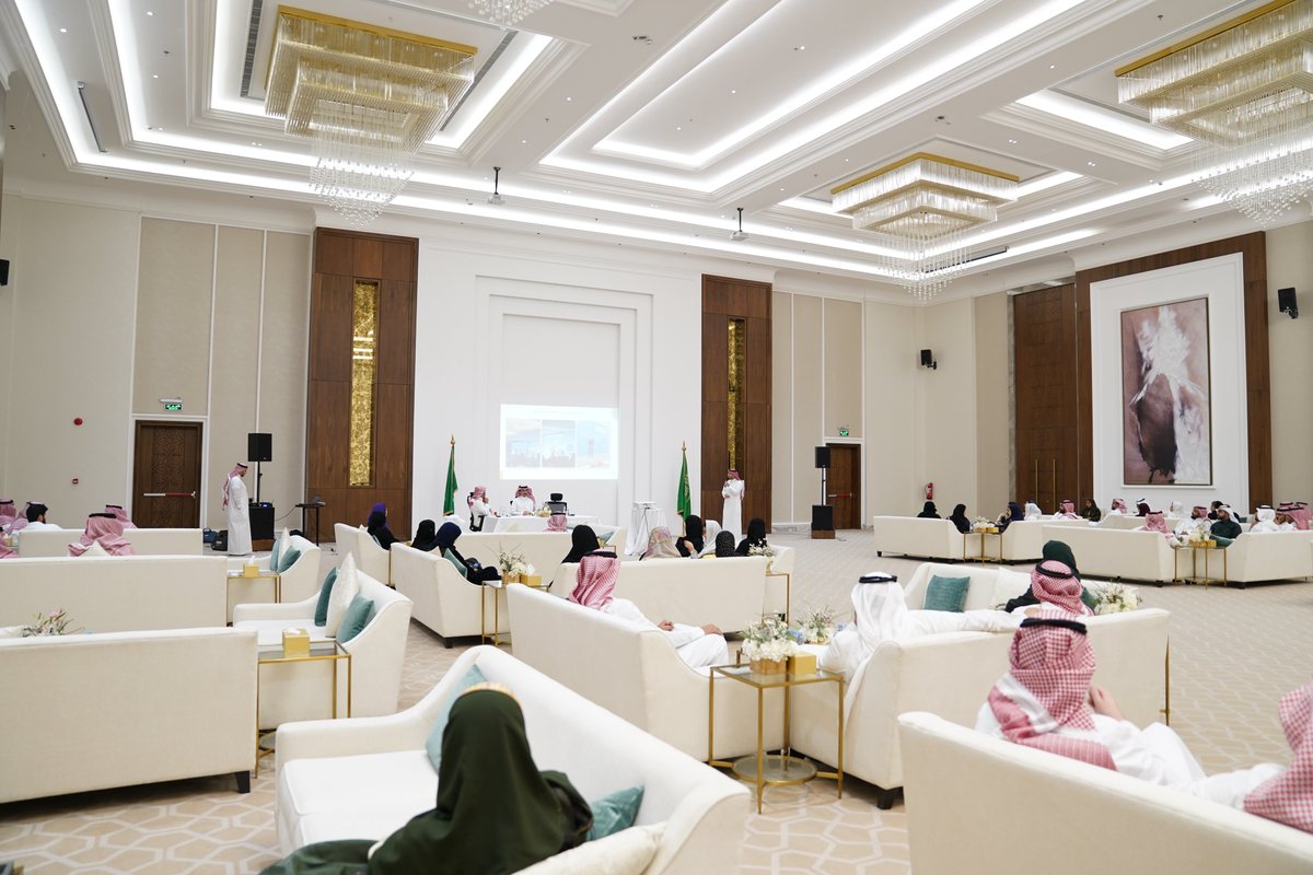 تعزيزاً للتواصل مع خريجي دفعات برنامج تأهيل #القيادات_الشابة_للتواصل_العالمي، أقام #سلام_للتواصل_الحضاري مأدبة سحور في اللقاء الثالث لـ #رابطة_خريجي_سلام، وتم استعراض مشاركات خريجي البرنامج في عدد من المحافل الدولية إضافةً إلى بحث فرص تعاونهم في برامج ومبادرات سلام.