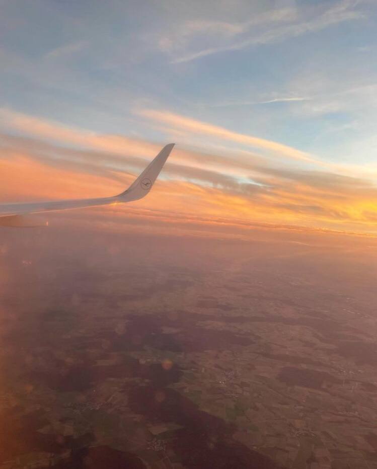AnnaBrandl7's tweet photo. I have returned to the UK company headquarters today. The three countries I visited this month are very unique. I look forward to the next trip and enrich my knowledge.✌️@Costarica @Dubai @Panama @interesting @havefun @onbusinesstrip @exhibition https://t.co/niC48hQKDs