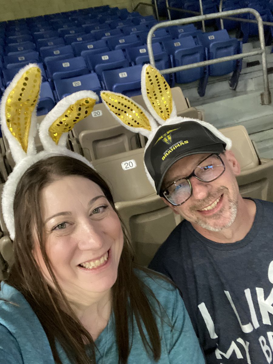 SuziD1115's tweet photo. #HornsForward
Easter fun with the family!!! Go Brahmas!! https://t.co/A92U1M3woz