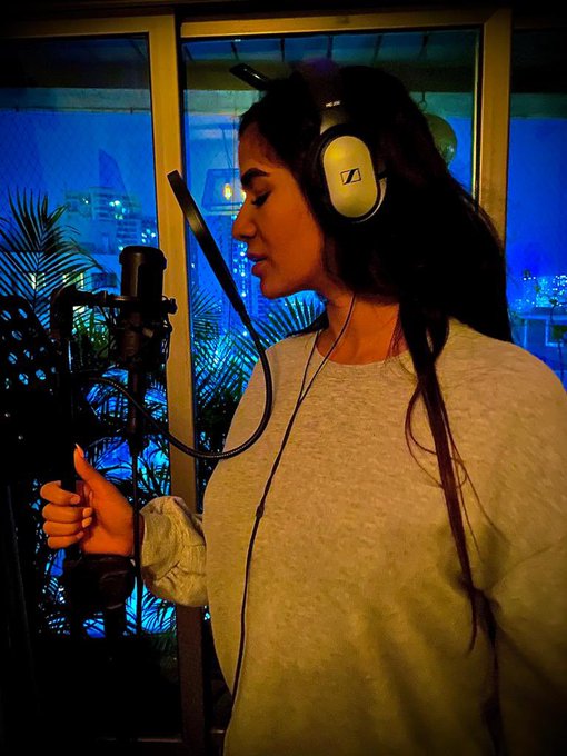 Poonam Pandey 2.0 version coming soon. https://t.co/B5SyV4WdkU<a href="/tag/jingleboobswithpoonampandey"class="tags"><span>#jingleboobswithpoonampandey</span></a>