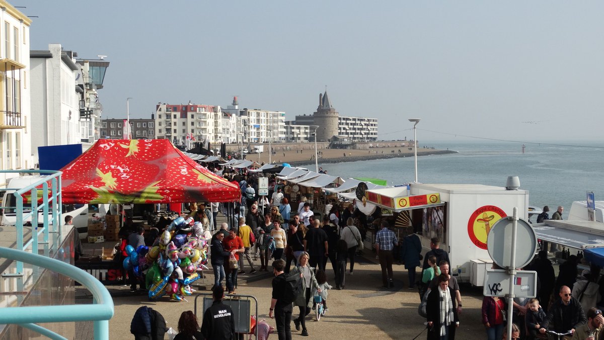 rtvvlissingen's tweet photo. Het was goed vertoeven op de Paasmarkt in #Vlissingen https://t.co/NmsjyCyLnx