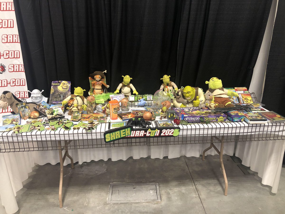 bookwormbones's tweet image. Shrek is love Shrek is life