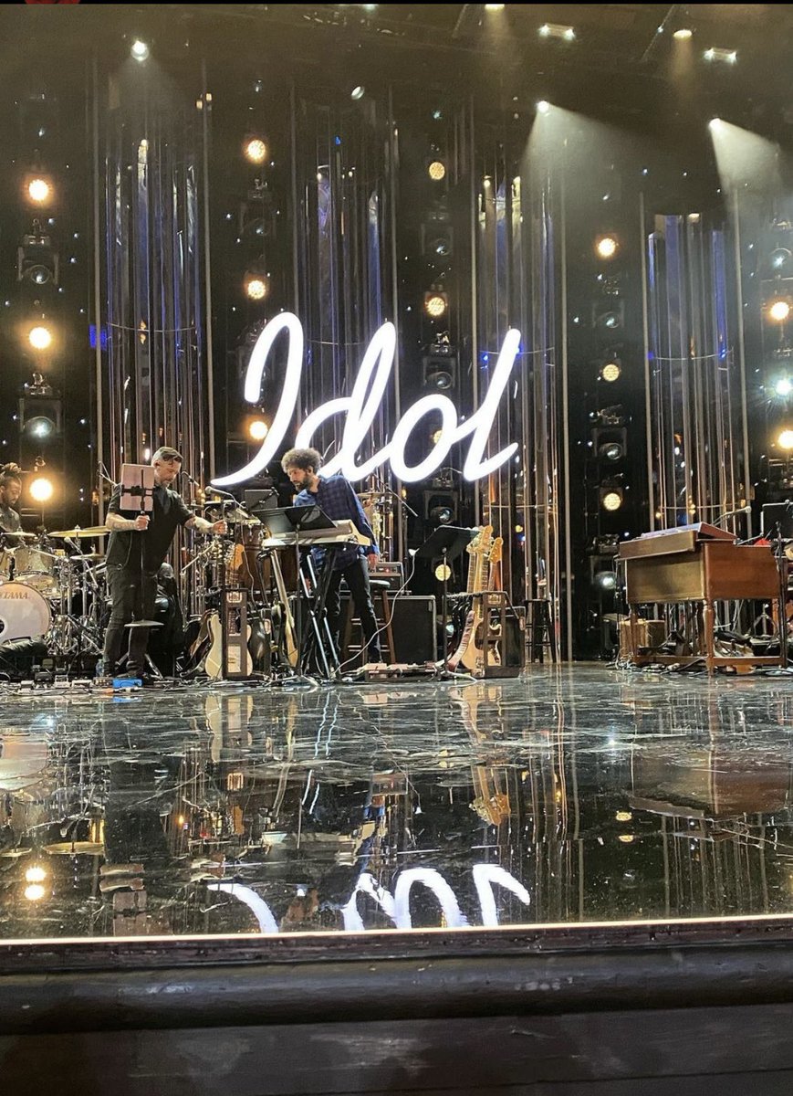 AHHHHH!!!! Do you think I made it into the #Top24? Find out who makes it through starting TONIGHT on 
@Americanidol at 8/7c 💖💖💖 ps my performance will air TOMORROW !!!! 😳😳

#teamcaroline #carolinekole #carolinekoleonidol #americanidol