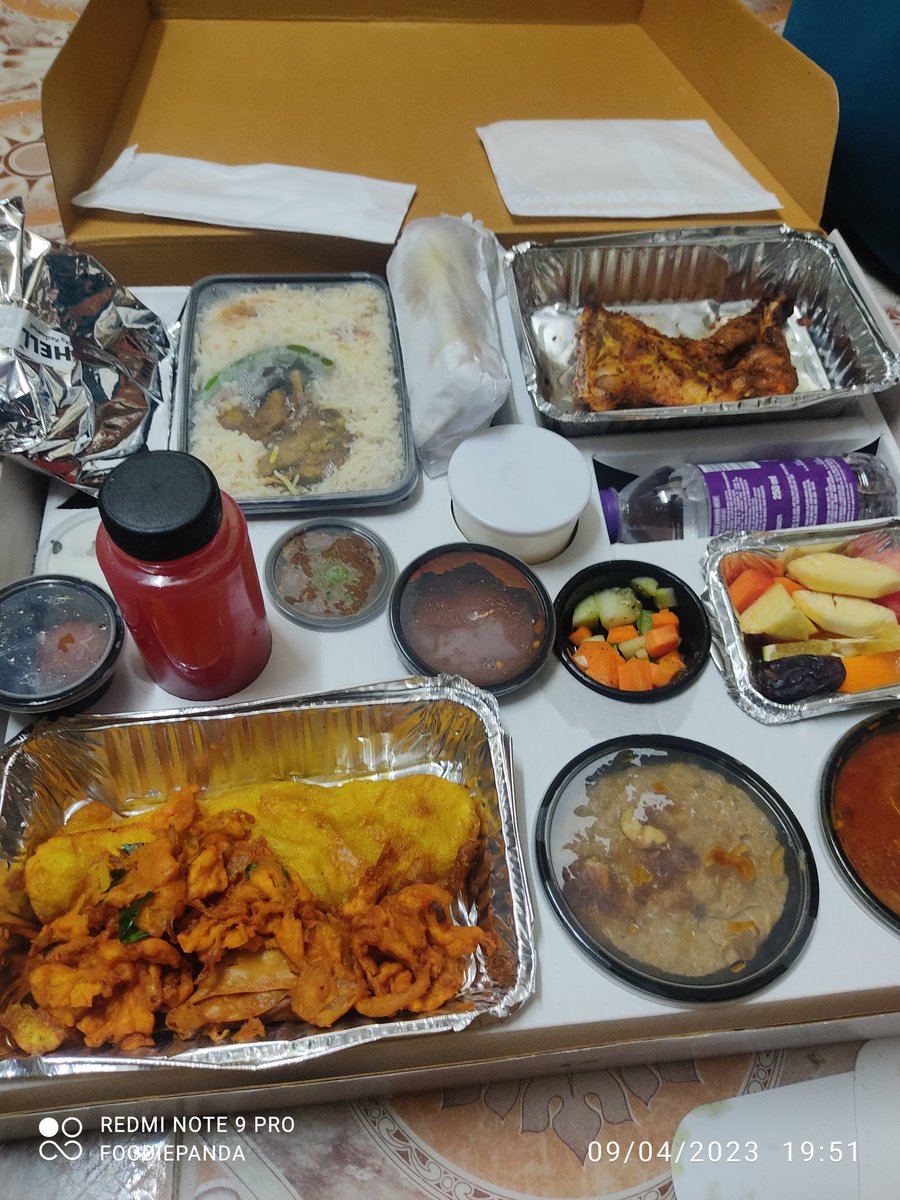 realpandakutty's tweet image. #IftarBox from #Seashell உடன் #EasterSunday2023 முடிந்தது.

#FoodiePanda #உணவுகரடி