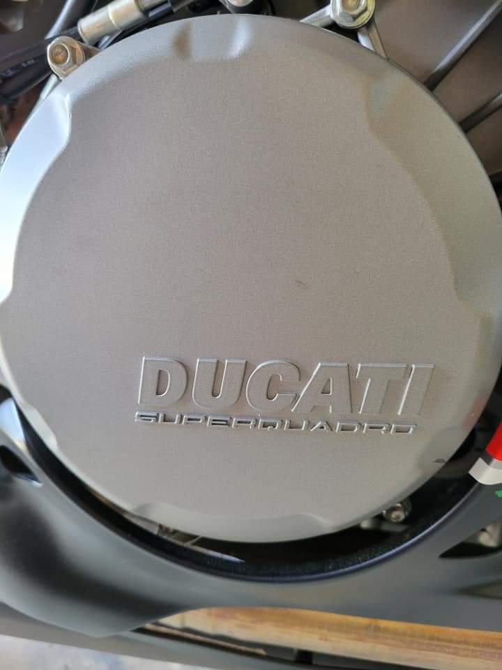 tomkat4573's tweet image. Ducati 959 Panigale Corse has the Superquadro 8 V2, with Ohlins. I wanted to try the Desmosedici Stradale V4, but after a few rides in high power race mode, not necessary.
 The V2 goes zero to jail fast enough.