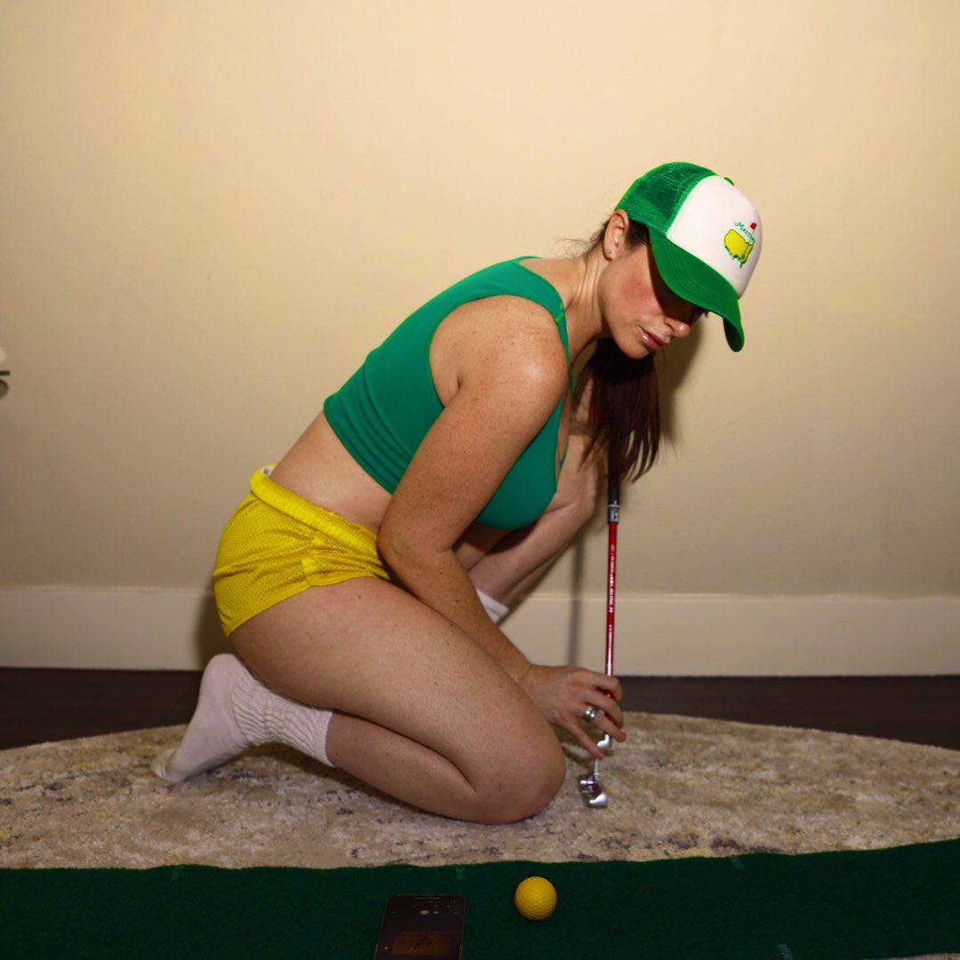 RaeScar_3's tweet photo. Wanna Par-Tee?  #MastersTournament #golfbabe #golfgirl #Masters https://t.co/2Tvk4ich3r