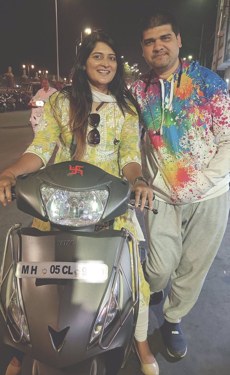 dia_chawhan's tweet photo. my captain vj @VidyutJammwal Thanks for being my crush 🤭 tu mera koi naa hoke bhi kuchh laage 🫶 and thanks #jammwalions for the lovely memory 🌻 #Respect #GoodVibes #happypeople #happylife https://t.co/oZOTwvPlmj