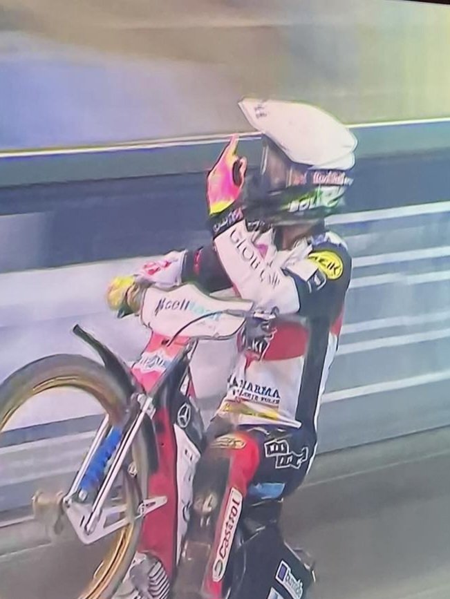 Moment meczu <a href="/CPLUS_SPEEDWAY/">CANAL+ SPEEDWAY</a> 

#LESKRO

Jason Doyle. Bycza legenda.