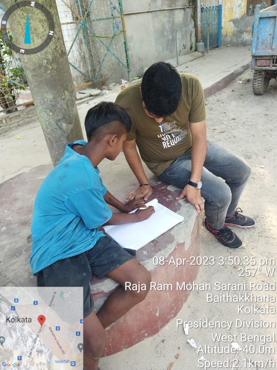 NssMorning's tweet photo. DATE-08/04/2023
NSS unit of Bangabasi Morning College continues weekly free education session for street children at Sealdah area. #nssbmc @_NSSIndia @ConnectingNss @YASMinistry @rdnss_kolkata @pankajsinghips https://t.co/TPXDe1J1Wy