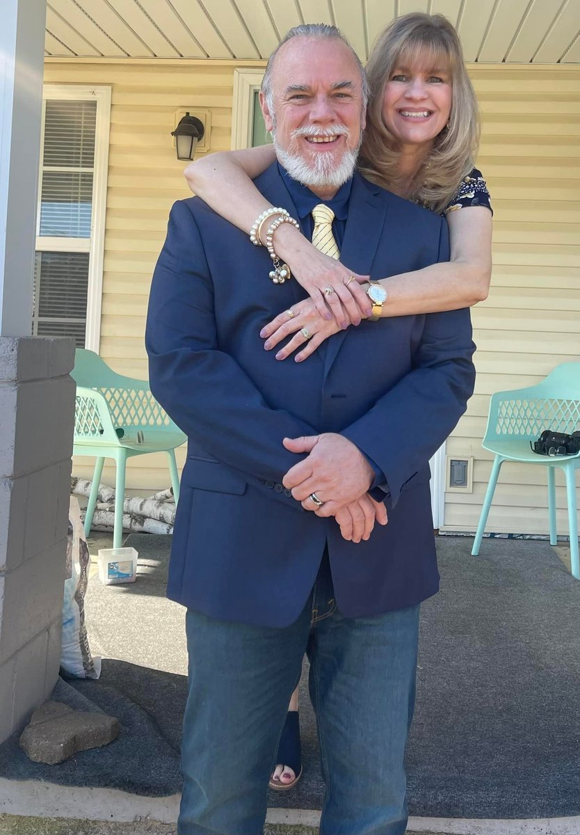 BarbieAnn64's tweet photo. #ResurrectionSunday 36 years ago today we announced our engagement! Jesus is so good! https://t.co/73RPUnR354