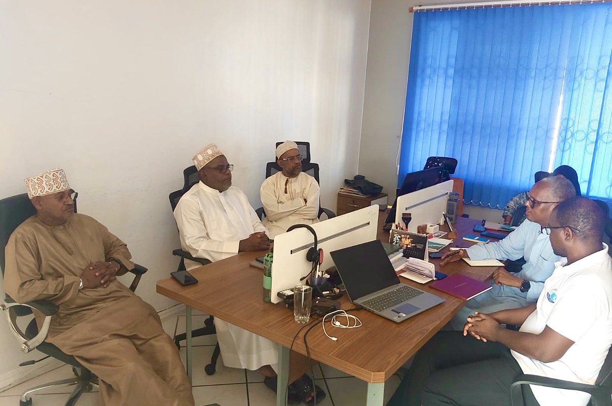 …to discuss a motion to make  cities &amp; road  contractors prioritise  walkable pathways and cycling routes as part of road infrastructure &amp; promoting policies on car free days or zones in major cities.This follows the memorable 18th March 2023 petition hand-over to the Governor.