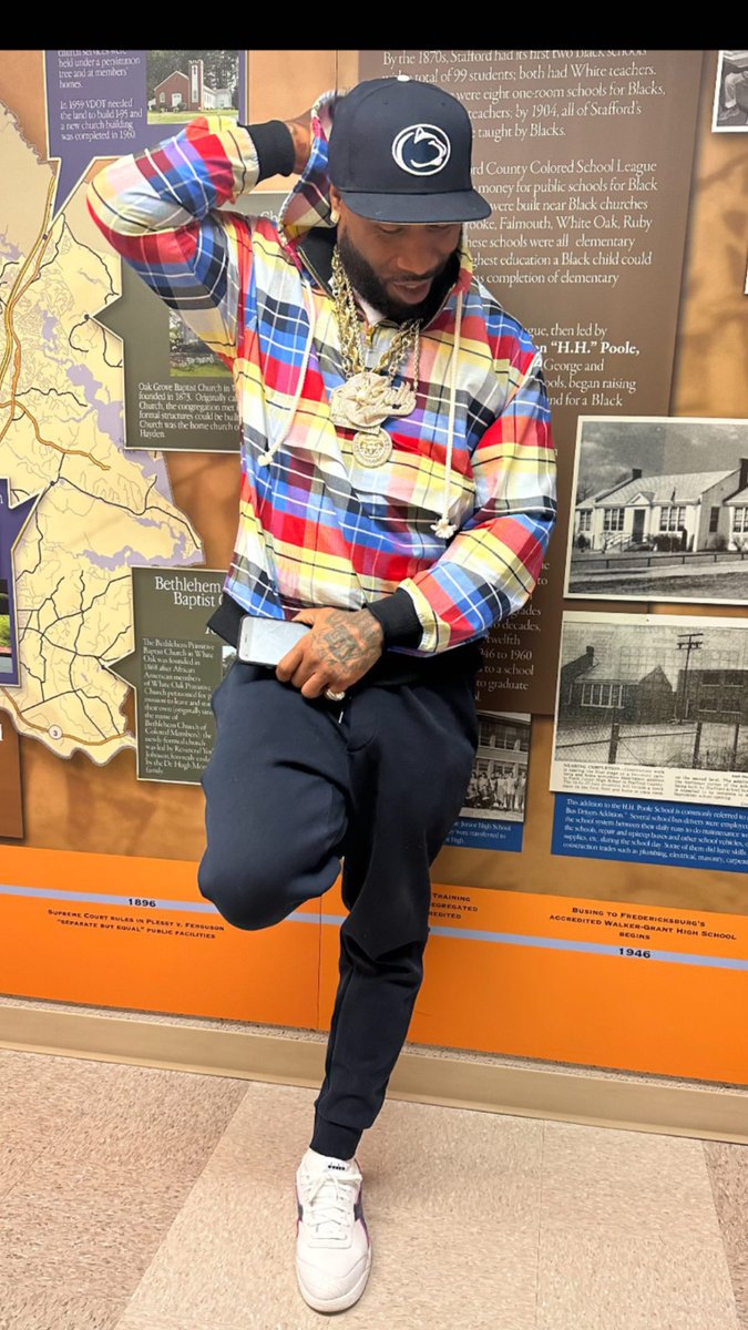 GULLYTV1's tweet photo. #TheDribble #GullyTv #fantabulous #Jamil #flyboyCult https://t.co/7lbE5kyFFY