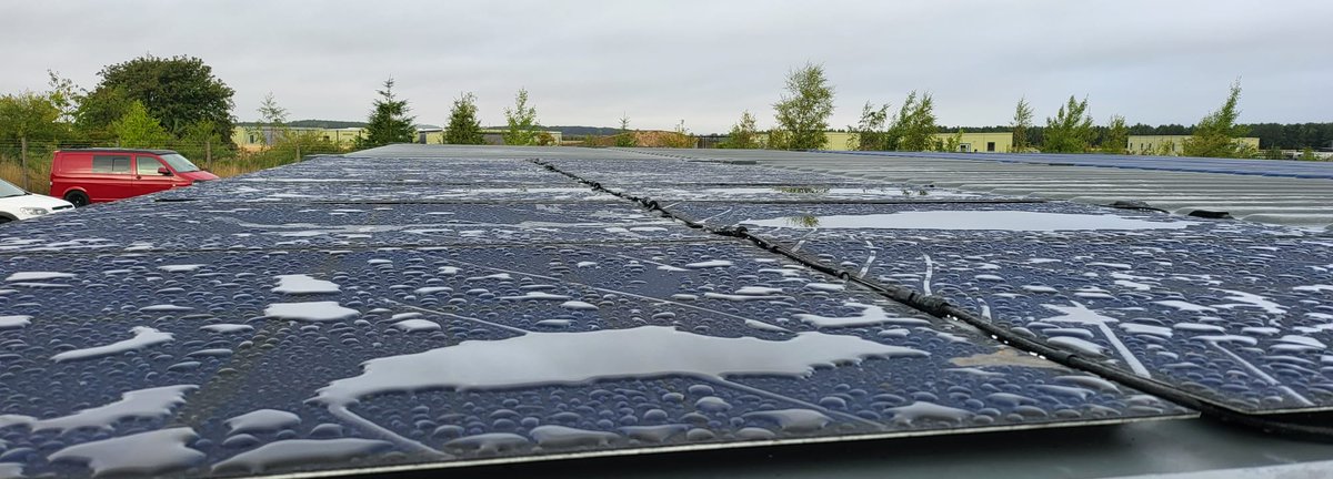HHarkink's tweet photo. @Elisabeth_Post wij maken gebruik van licht, https://t.co/qLDKOpRqnj en kunnen ook vol elektriciteit maken in de winter. De oplossing voor netcongestie omdat we Lead Crystal Battery gebruiken. Zo kunnen we EV-laadpaal onafhankelijk maken van het net, we kunnen het netwerk voeden https://t.co/sgYzQdO8fN