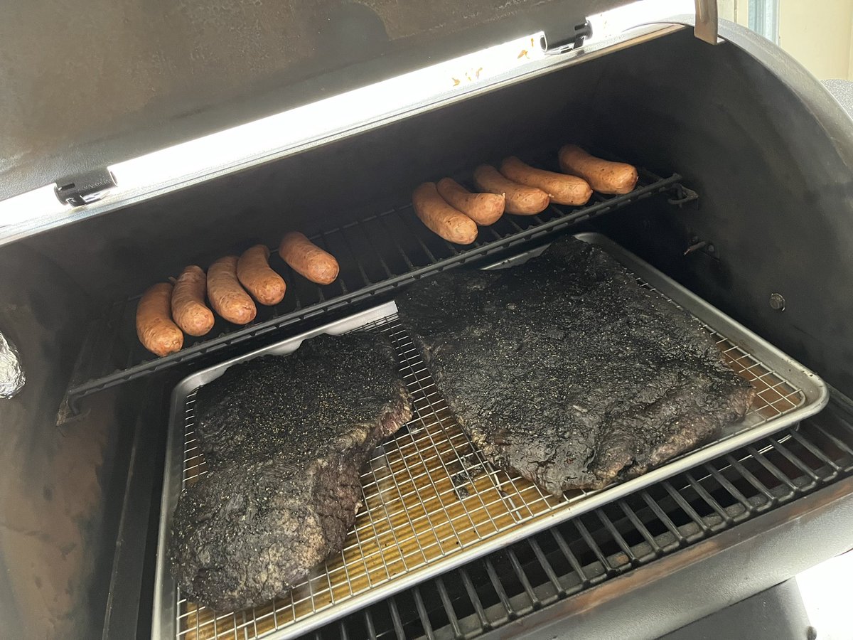 usmcaggie's tweet photo. Smoked a brisket yesterday… tried a new method for me… not happy with the outcome at all… oh well. #brisket #bbq #treager #smoker https://t.co/YlY9fFxbxr