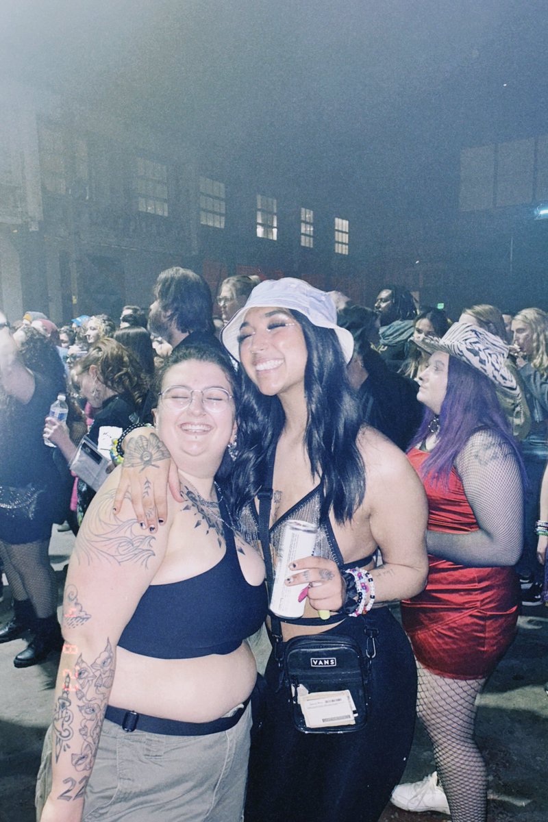 bitch_fuel's tweet image. When you’re disrespecting me this is the home girl you are also disrespecting