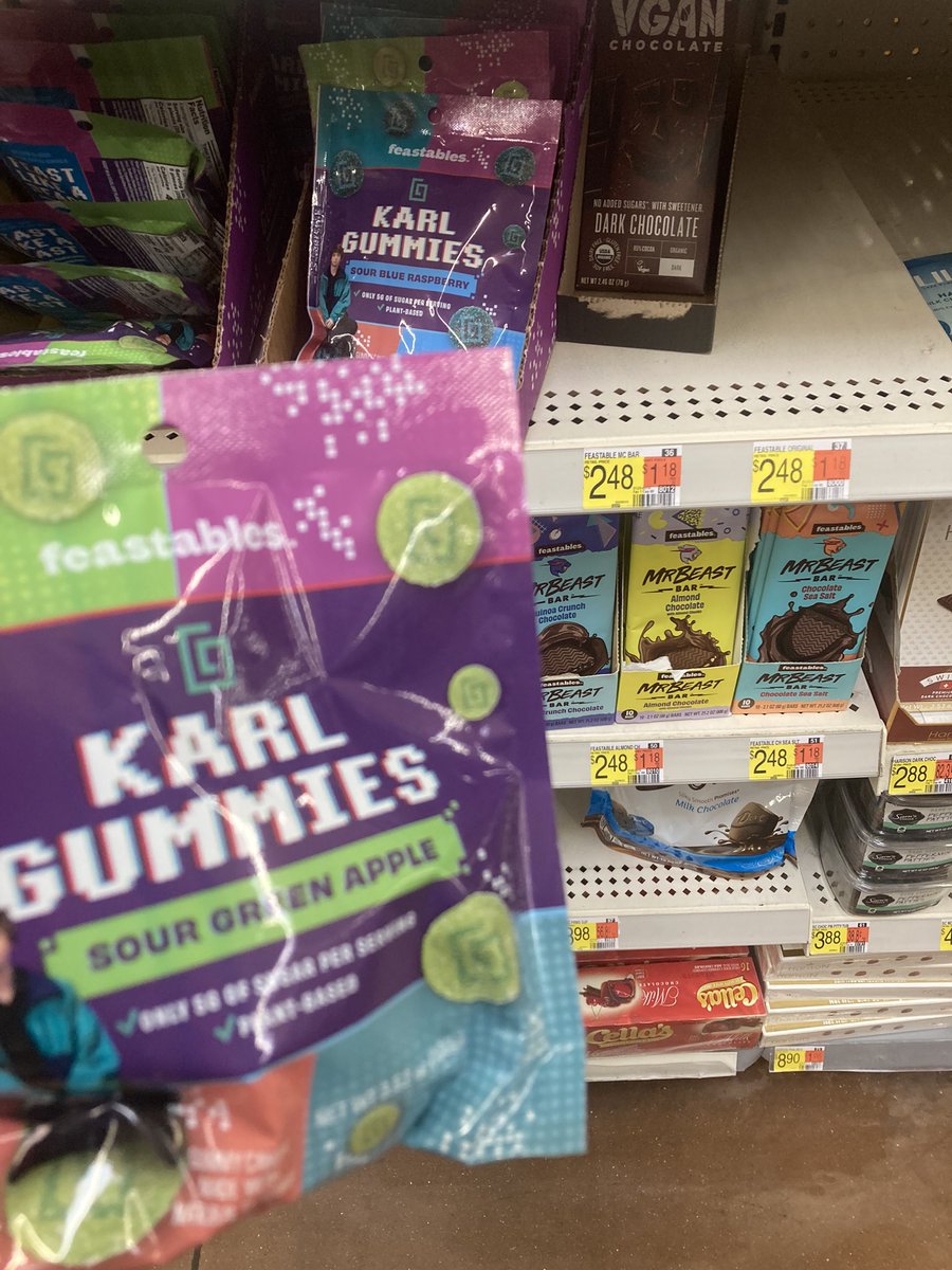 moncollecter's tweet photo. @MrBeast can I trade some of @KarlJacobs_  gummies for some of Deez Nuts? https://t.co/d6v4WXUBNV